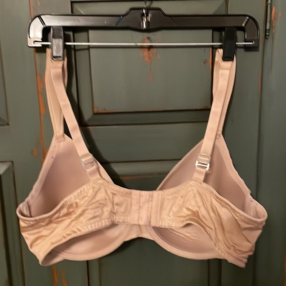 👄Natori Underwire Bra👄 - Picture 3 of 8